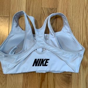 Nike Dry Fit Sports Bra Size XL Like New White Gray Black Zip